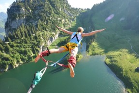 九游娱乐网站-“青春篮球梦”——全国青少年篮球故事大赛在上海激烈角逐，讲述奋斗故事