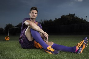 九游下载安装-贝阿特丽斯·切贝特在巴黎奥运会夺得5000米和10000米金牌，贝切尔特拳王