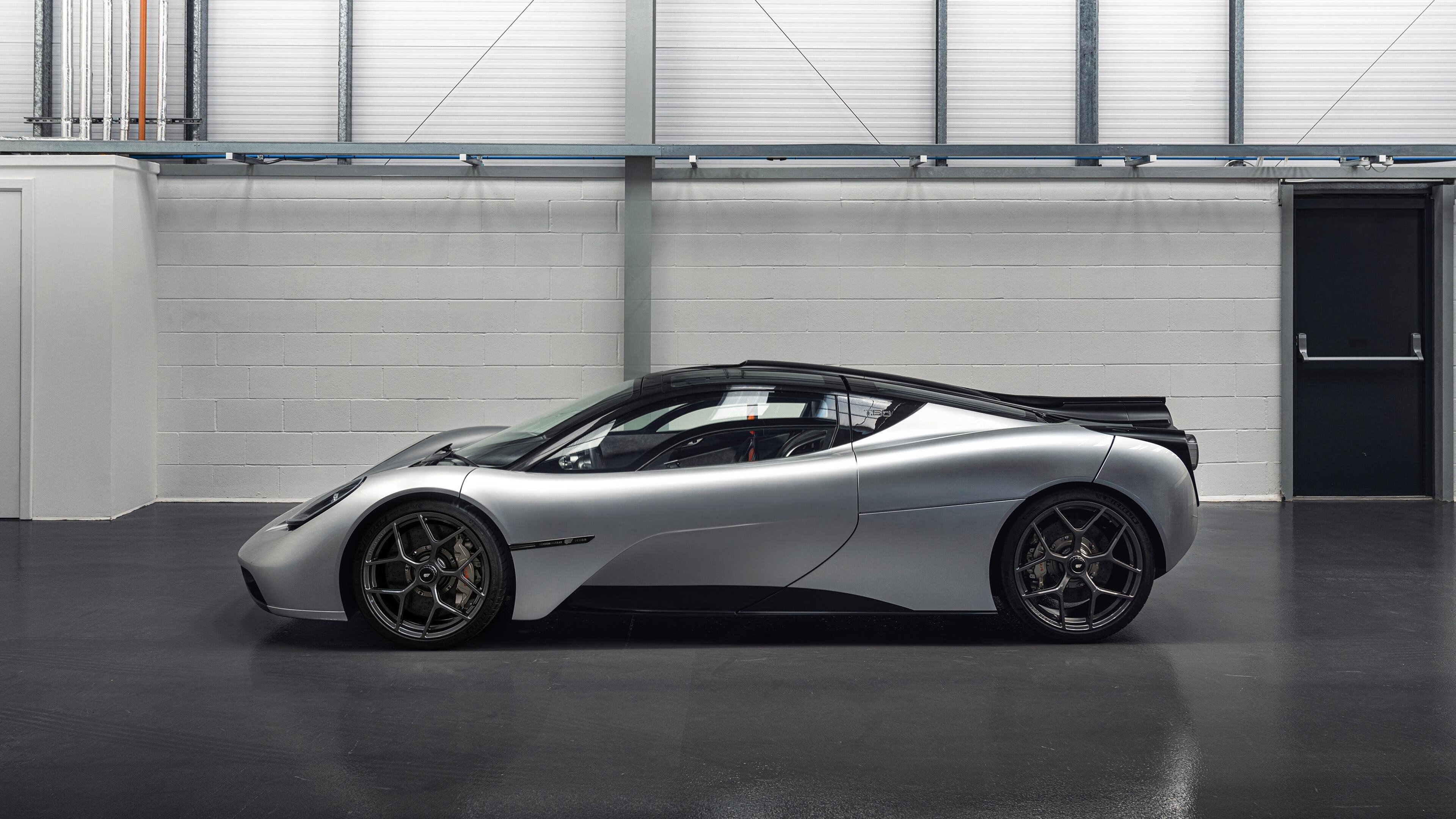 首发阵容出炉，球员状态备受关注，首发阵容篮球