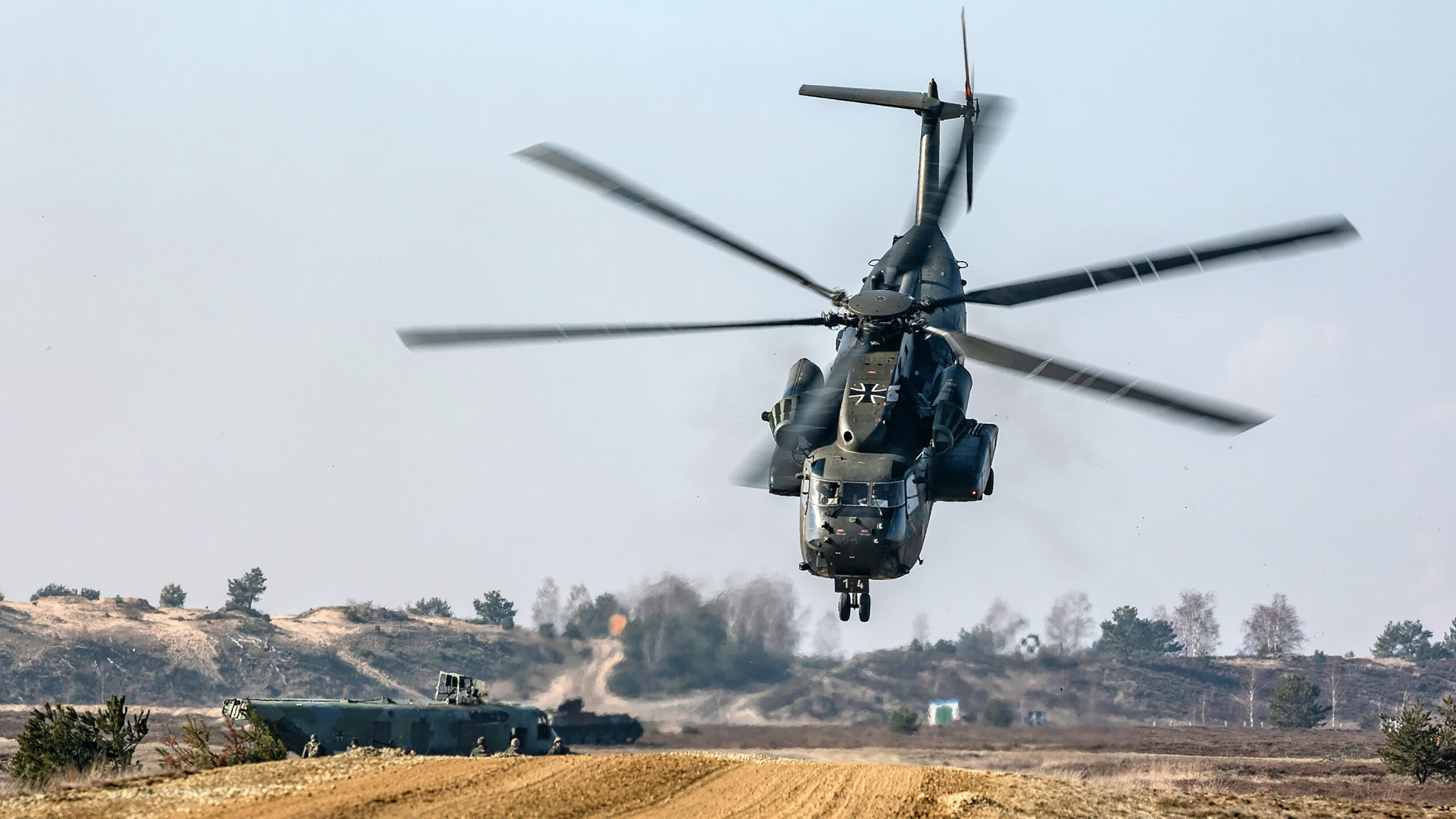 九游官网下载电脑版-双后腰屏障激活中轴线