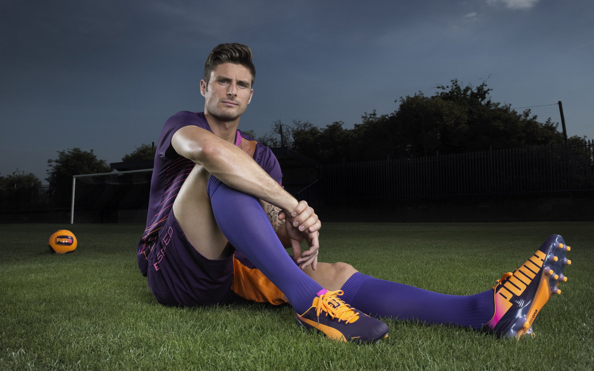 《电竞海外传播：国内战队走向国际舞台》，对比国外电竞发展,中国电竞未来的发展趋势是什么